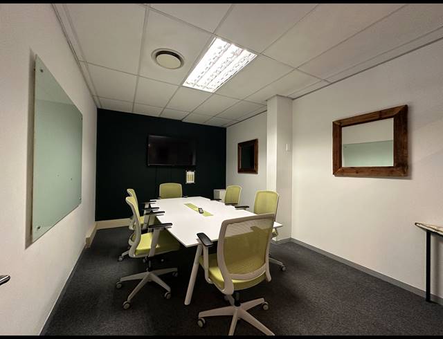 46M² CO-WORKING SPACE TO LET IN DIE HOEWES